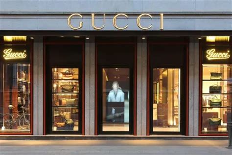 gucci uomo milano|boutique Gucci milan.